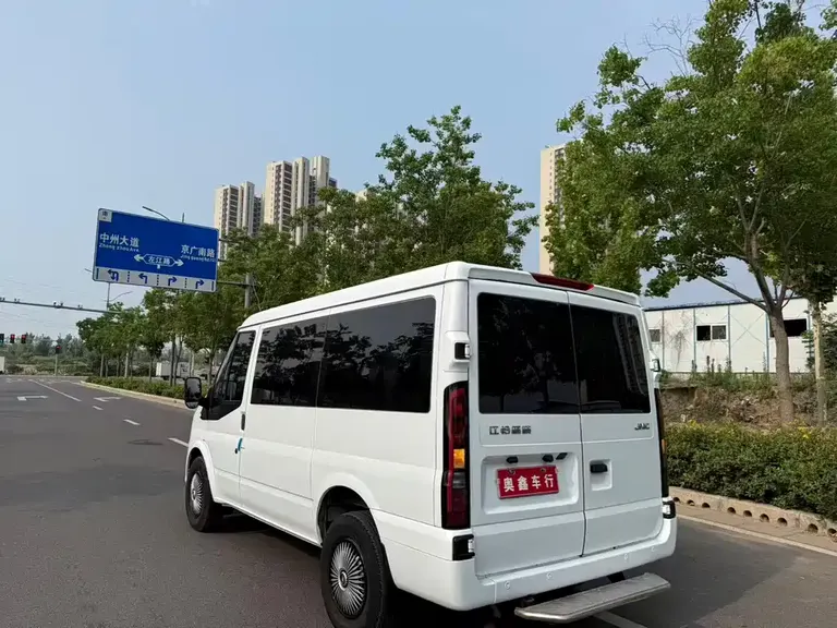JMC Fushun 2.0 T Auto SWB Low Roof Commercial Multi-purpose Passenger 6-seat Dual Tailgate
