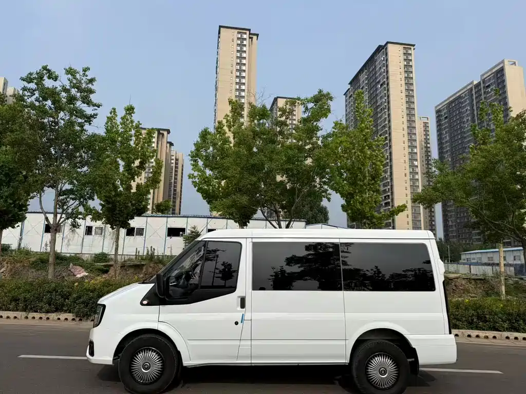 JMC Fushun 2.0 T Auto SWB Low Roof Commercial Multi-purpose Passenger 6-seat Dual Tailgate