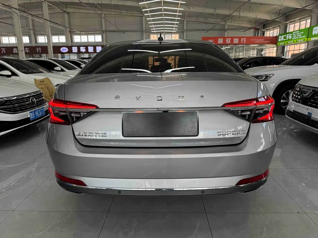 Superb TSI280 DSG Premium
