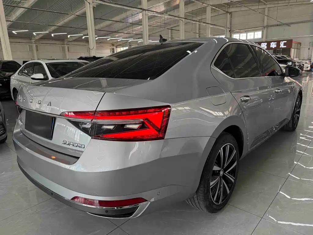 Superb TSI280 DSG Premium