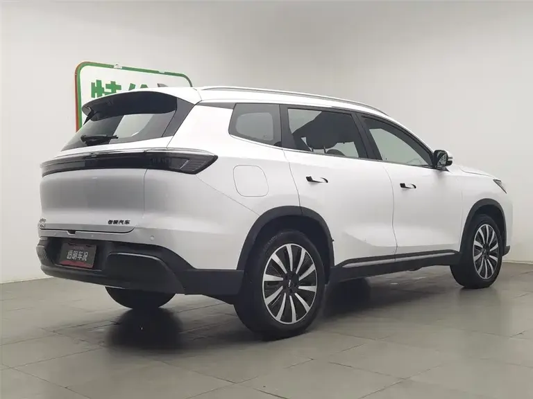 Chery Fengyun T8 1.5 T 130 km Premium 5-seat