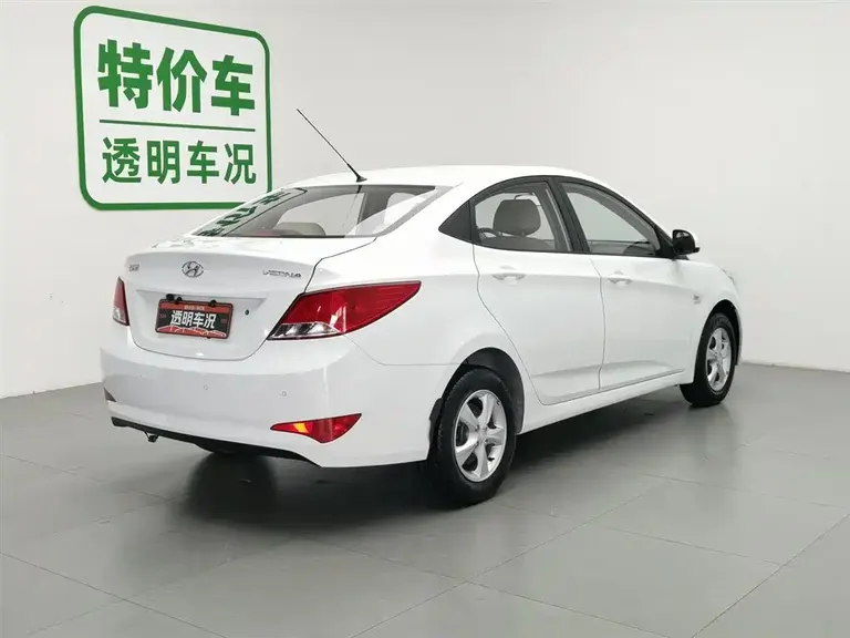Hyundai Accent 1.4 L Manual Intelligent GLS