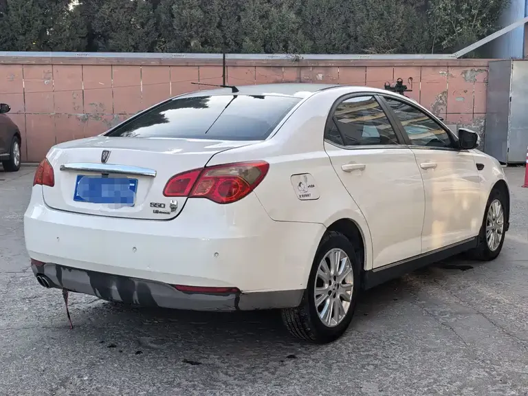 Roewe 550 荣威550 2013款 经典版 550 1.8 L 自动风尚型