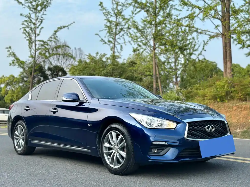 Infiniti Q50 L 2.0 T Comfort CN-VI