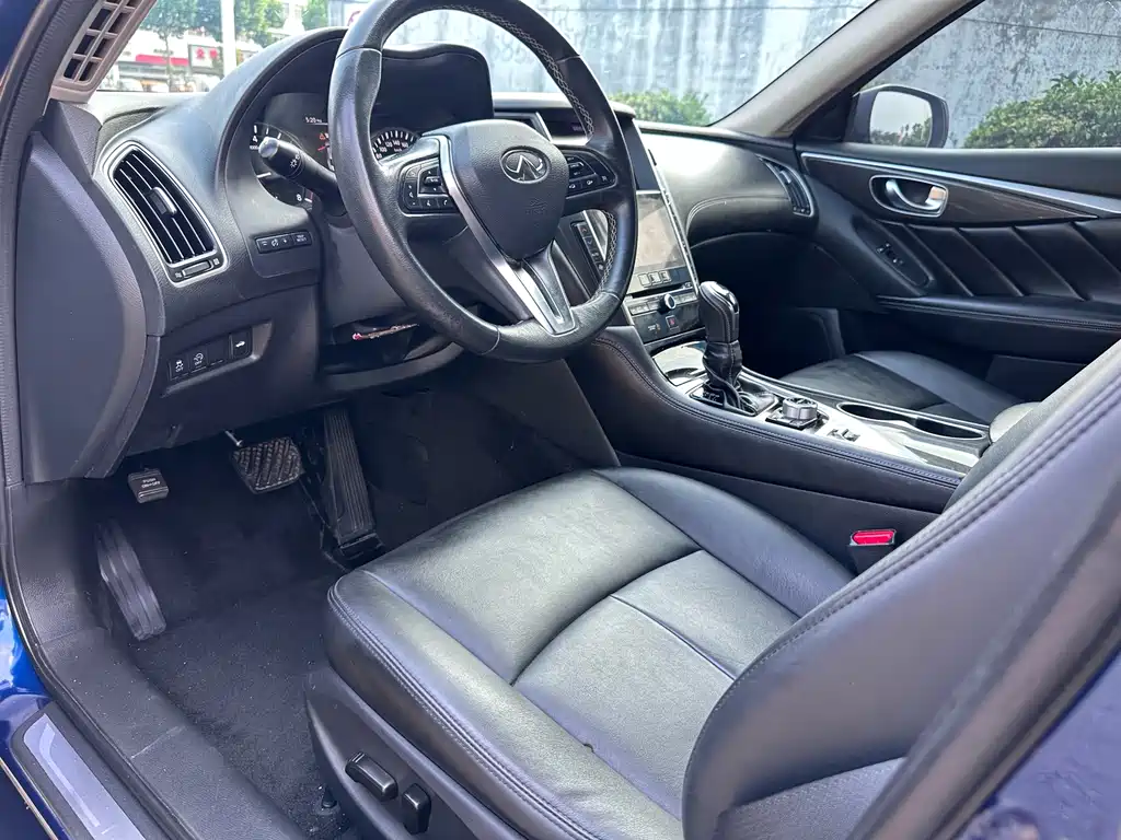 Infiniti Q50 L 2.0 T Comfort CN-VI