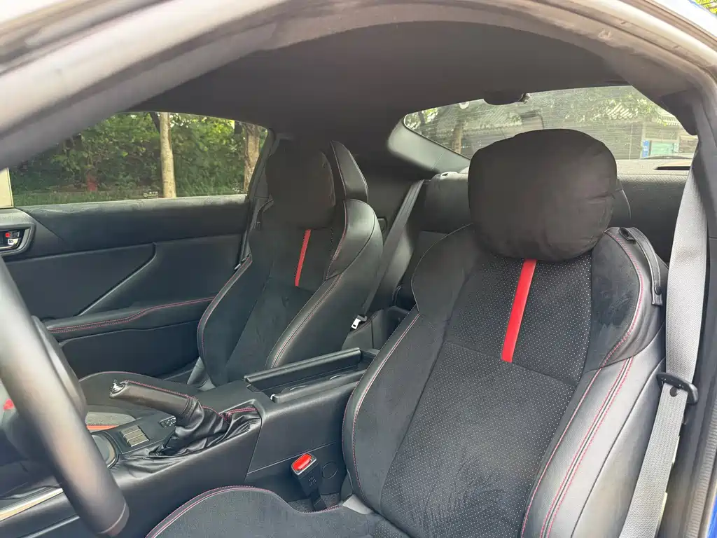 Subaru BRZ 2.4 L Manual