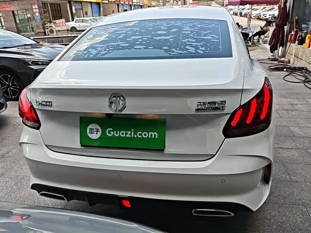 MG5 180 DVVT CVT Luxury
