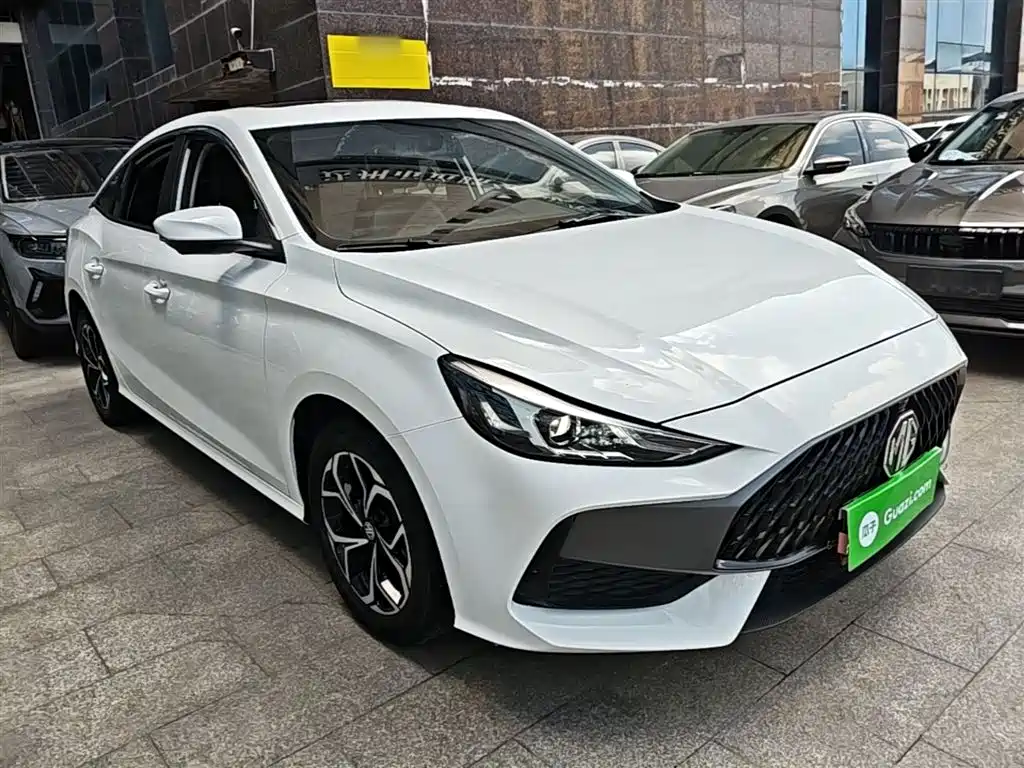 MG5 180 DVVT CVT Luxury