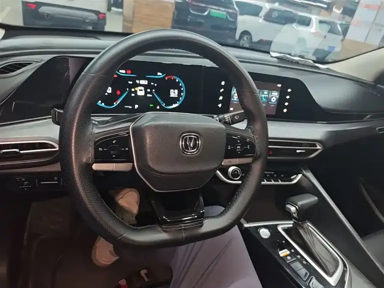 Changan Eado PLUS 1.6 L GDI CVT Elite