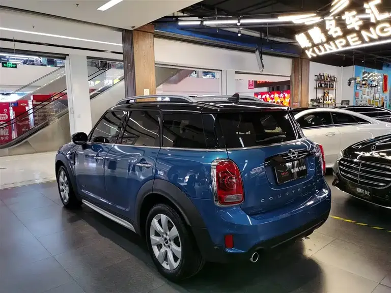 MINI COUNTRYMAN 1.5 T COOPER ALL4 Classic Weekend Wagon