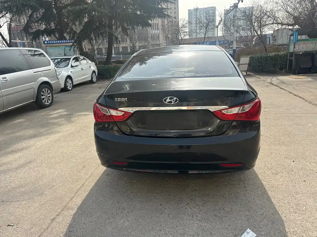 Sonata 2.0 L Auto Distinguished