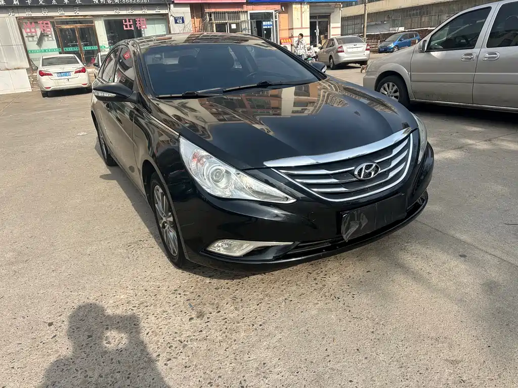 Sonata 2.0 L Auto Distinguished