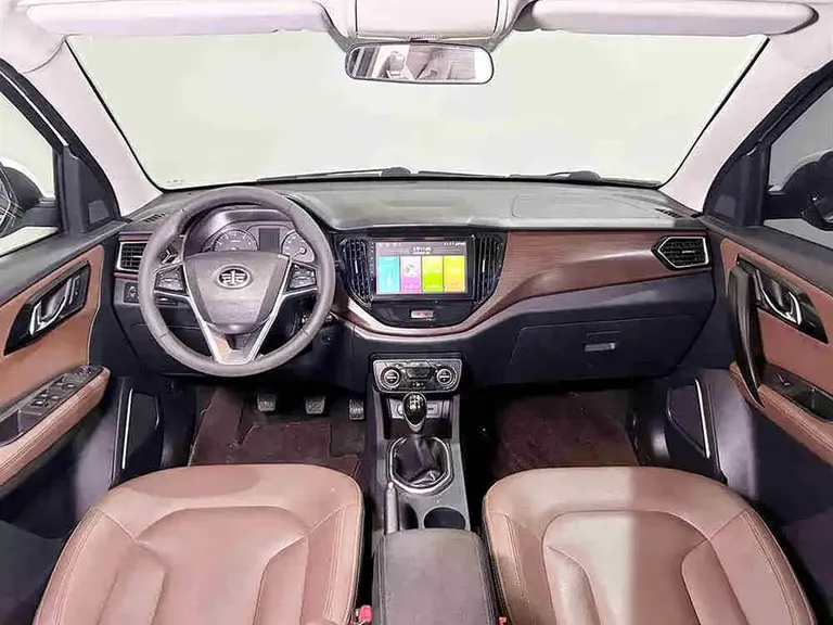 FAW Senya R7 森雅R7 2017款 智能网联版 1.6 L 手动智悦型