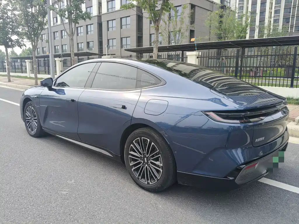 Galaxy Xingyao 8 130 km EM-i Premium