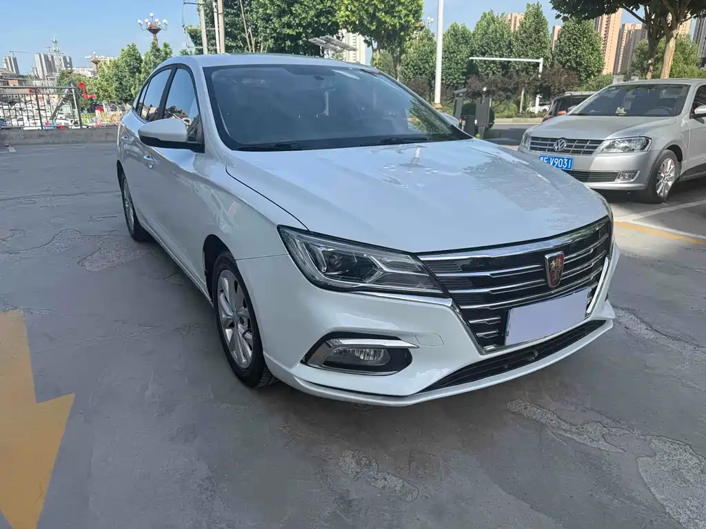 Roewe i5 1.5 L Manual 4 G Connected Leading Luxury