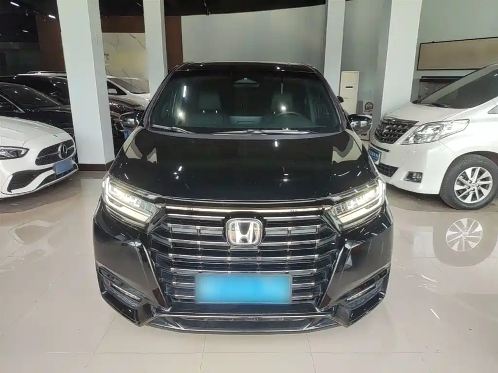 Elysion 2.0 L e:HEV Luxury