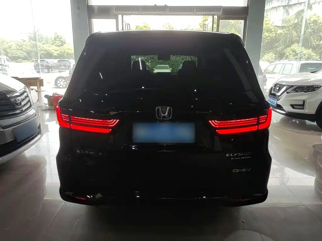 Elysion 2.0 L e:HEV Luxury
