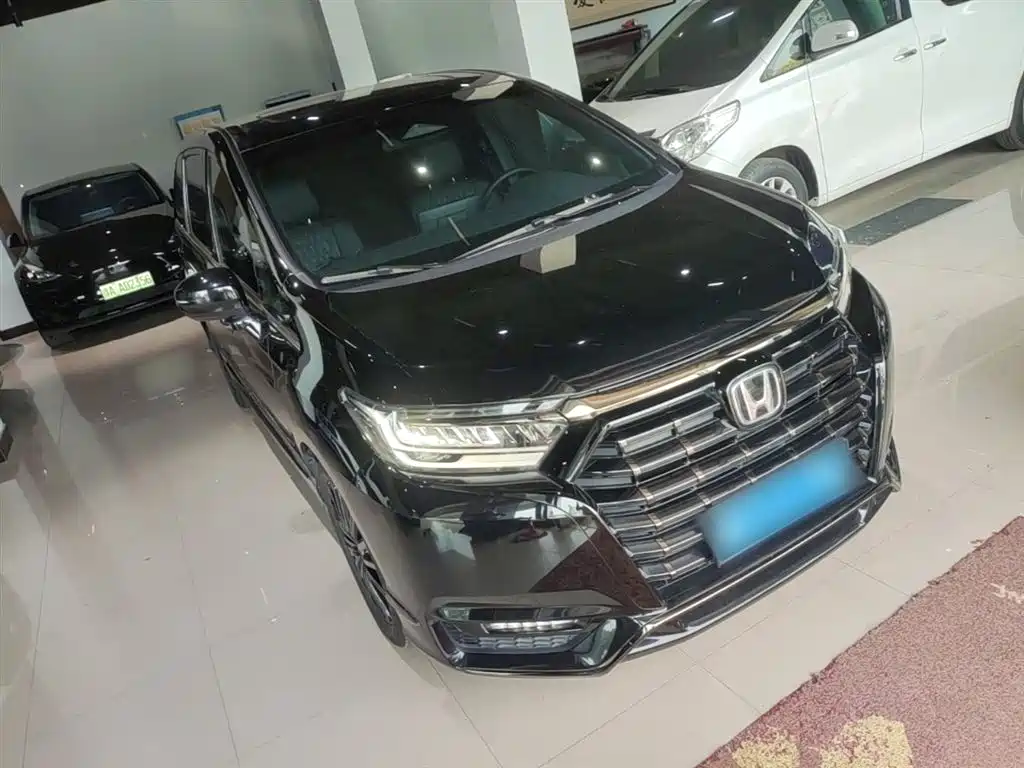 Elysion 2.0 L e:HEV Luxury