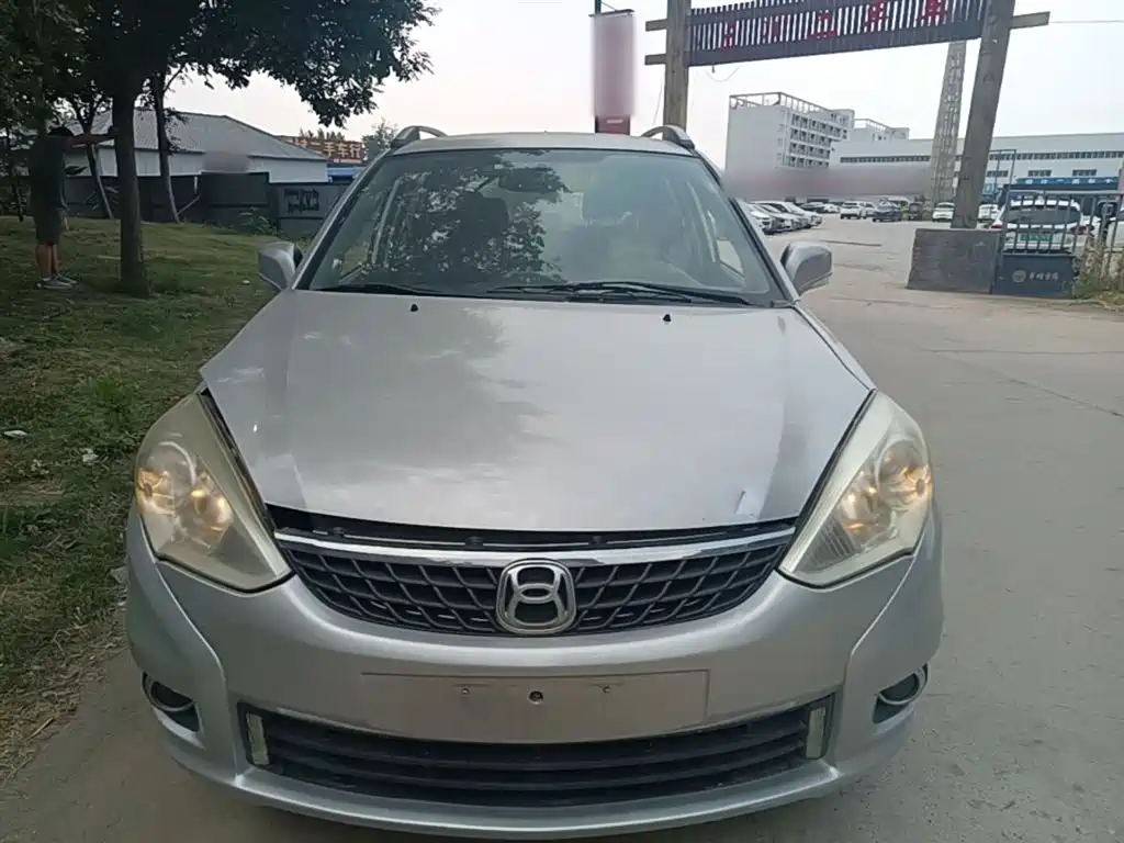 Liana A6 利亚纳A6 2014款 两厢 1.4 L 手动理想型