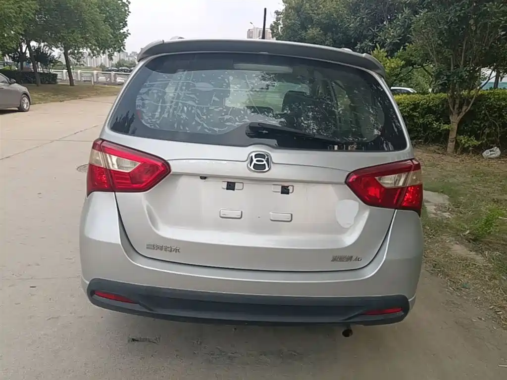 Liana A6 利亚纳A6 2014款 两厢 1.4 L 手动理想型