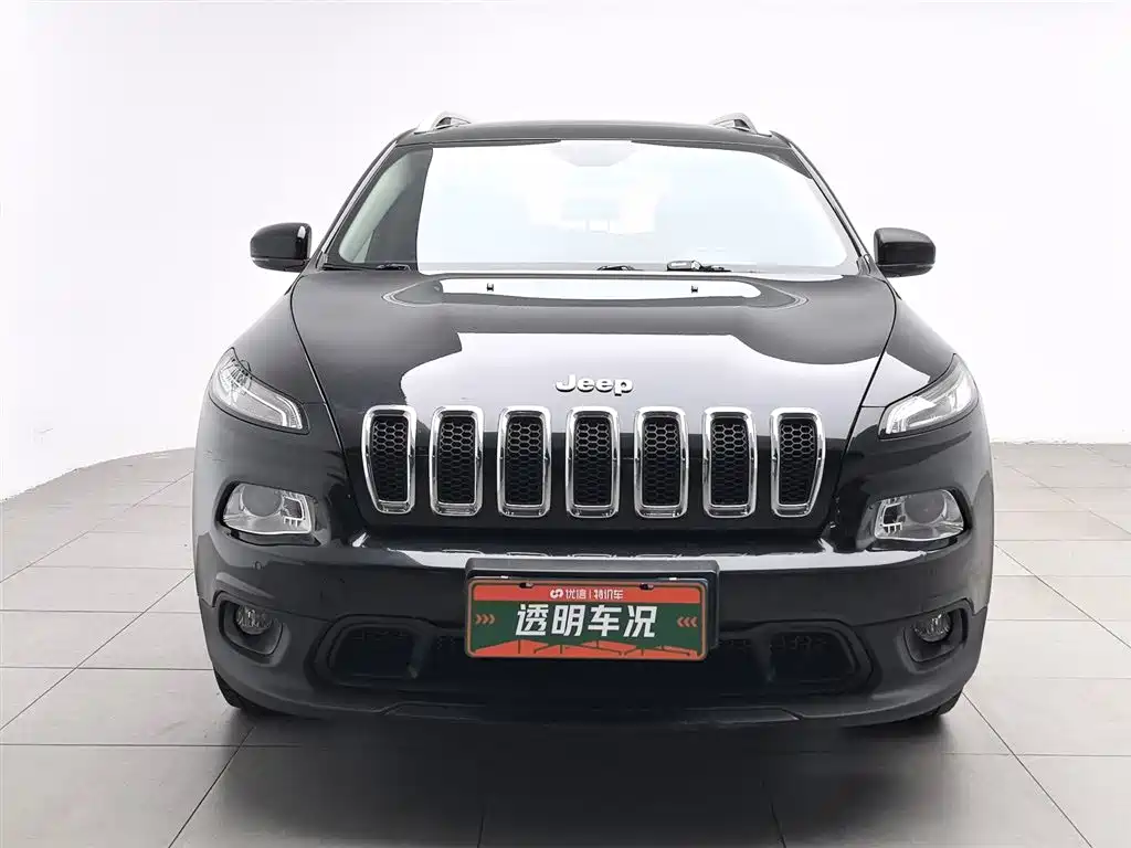 Cherokee 2.4 L Leading