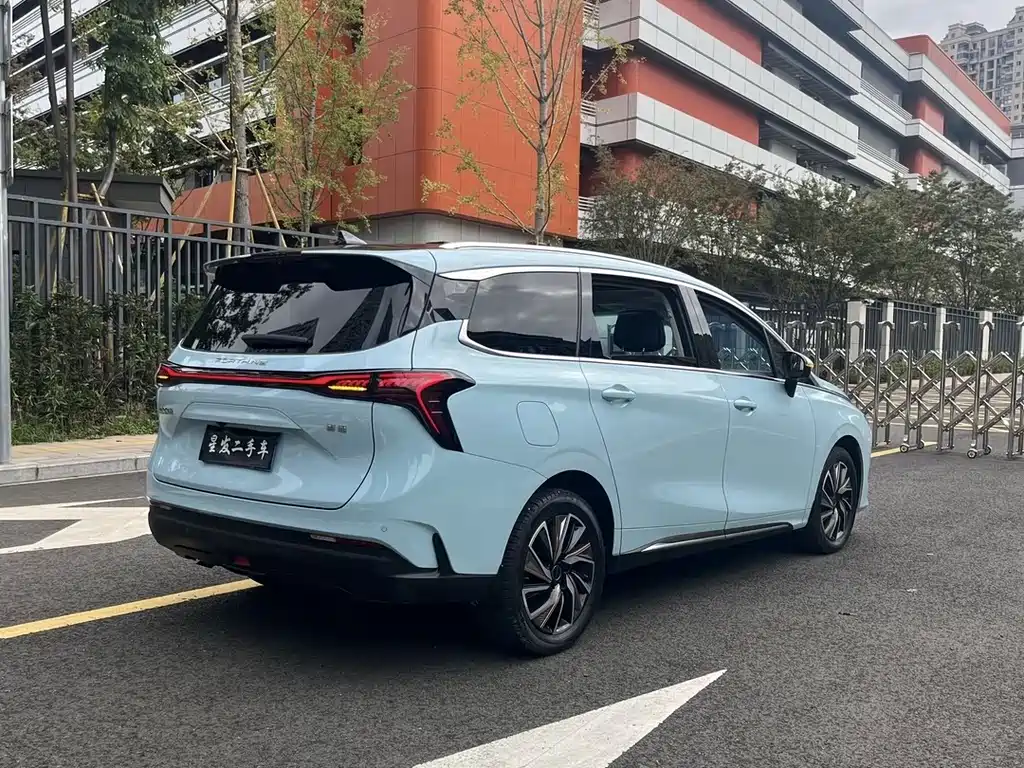 Fengxing Yacht 1.5 T DCT Wave Chaser