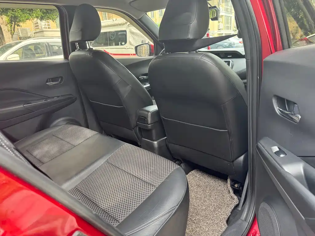 Kicks 1.5 L CVT Smart Travel