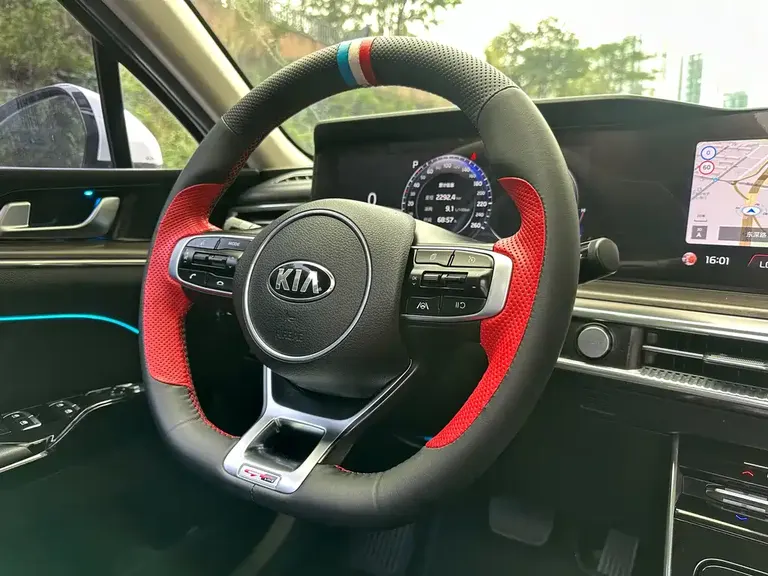 Kia K5 380 T GT-Line Refreshed