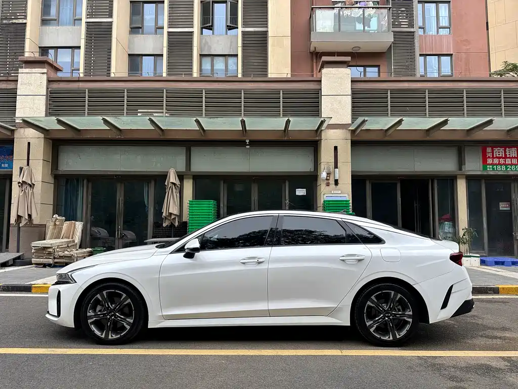 Kia K5 380 T GT-Line Refreshed