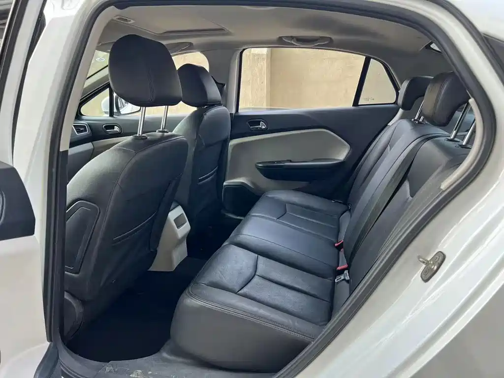 Dongfeng Fengshen L60 1.8 L Auto New Enjoyment
