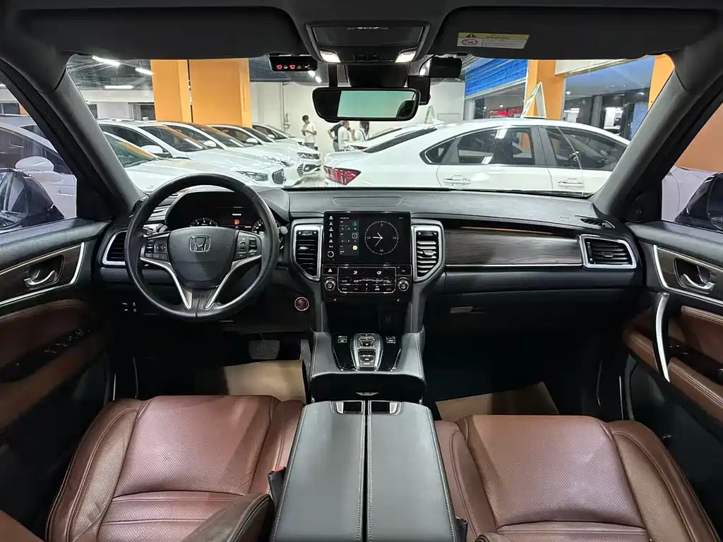 Honda UR-V 370 TURBO 4 WD Premium CN-V