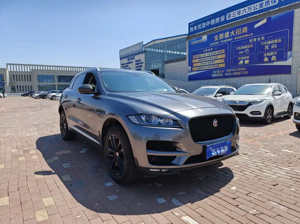 Jaguar F-PACE 2.0 T 4 WD Urban Premium