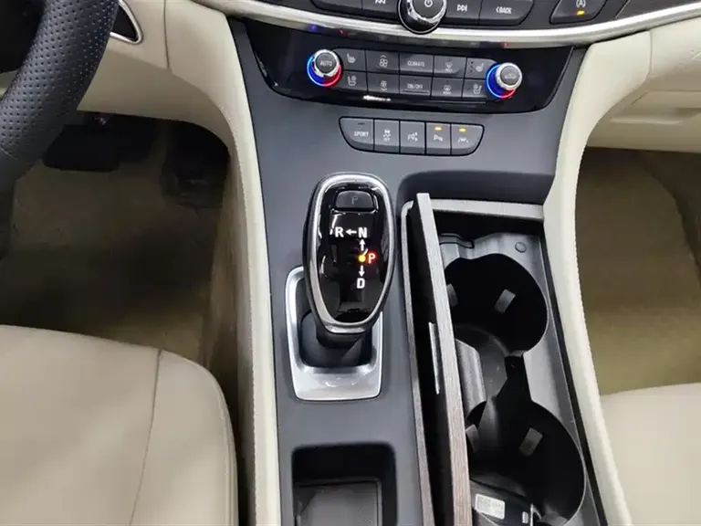 Buick LaCrosse Avenir Avenir Early Enjoyment