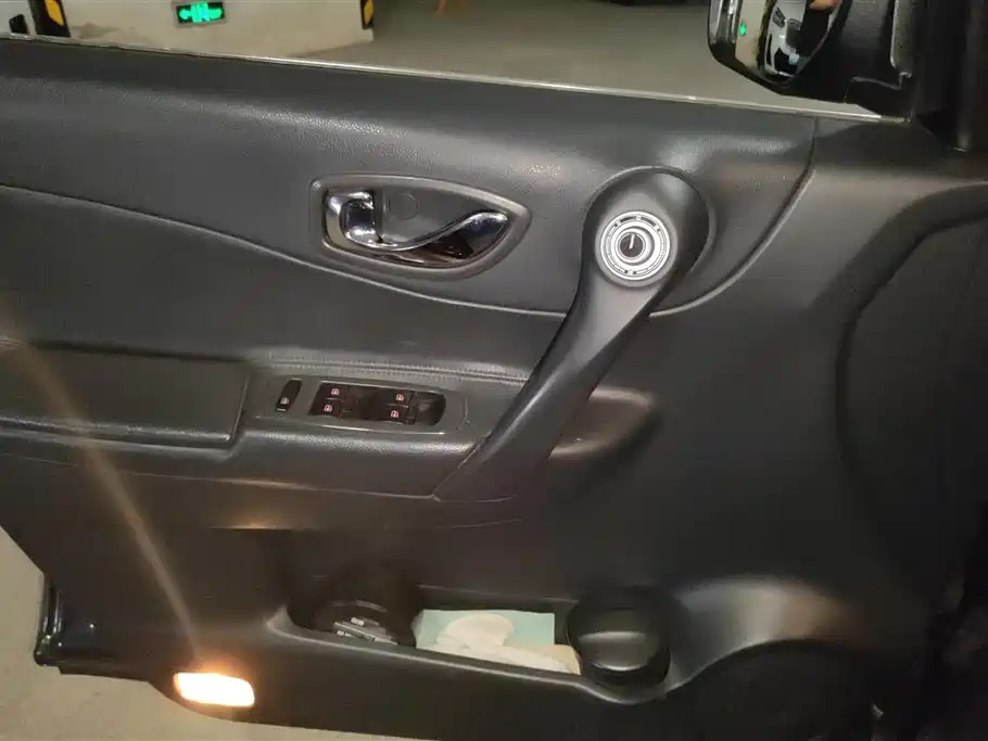 Koleos (Import) 2.5 L 4 WD Comfort Navigation