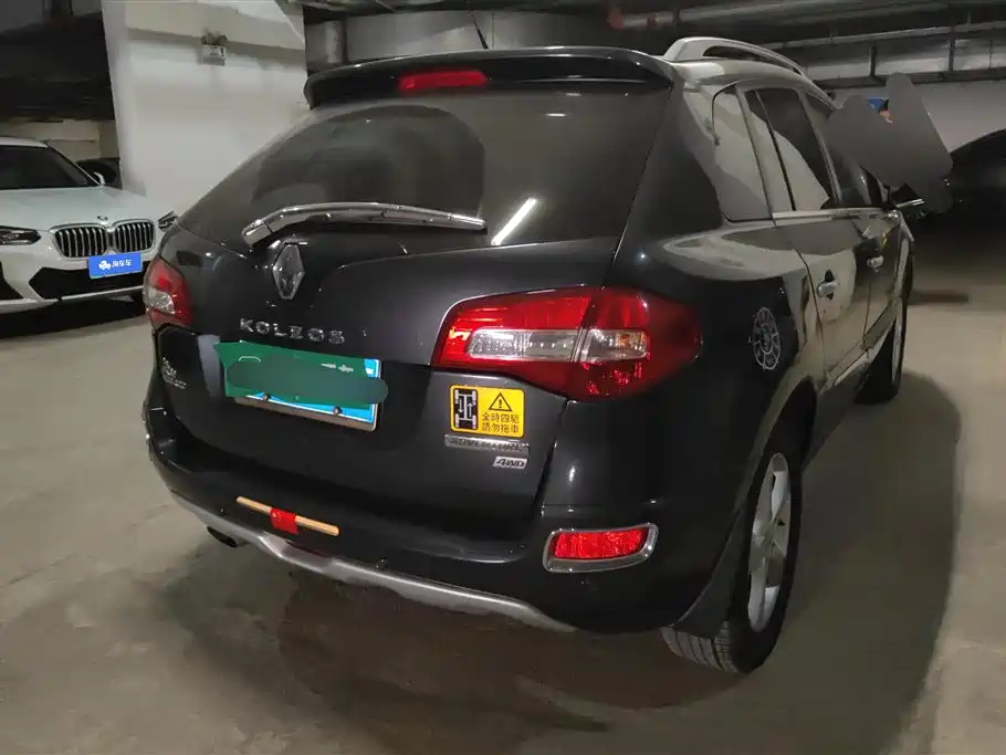 Koleos (Import) 2.5 L 4 WD Comfort Navigation