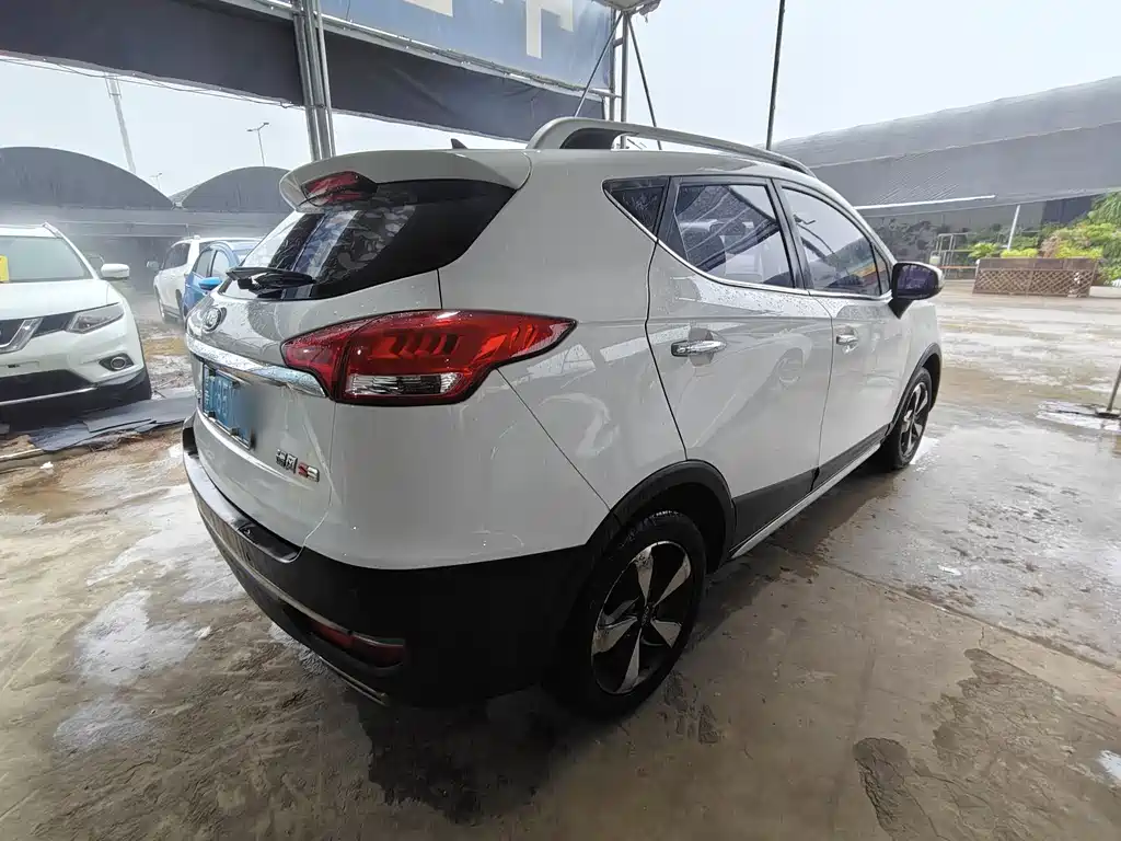 Refine S3 1.6 L CVT Luxury Smart
