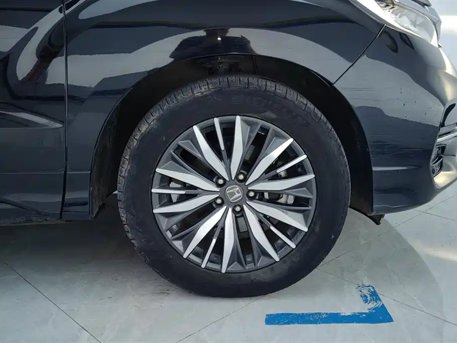 Avancier 370 TURBO 4 WD Premium