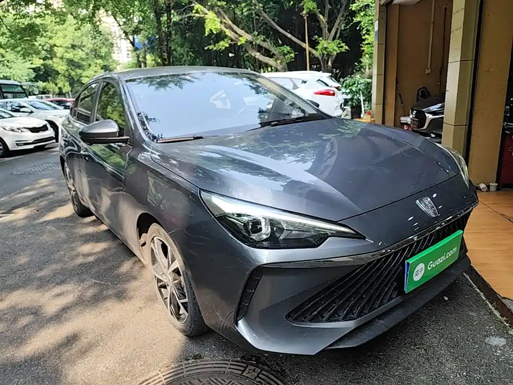 Roewe i5 1.5 L CVT Honored