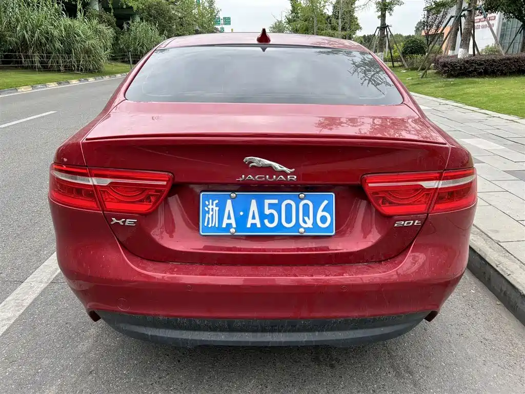 Jaguar XE 2.0 T 200 PS R-Sport