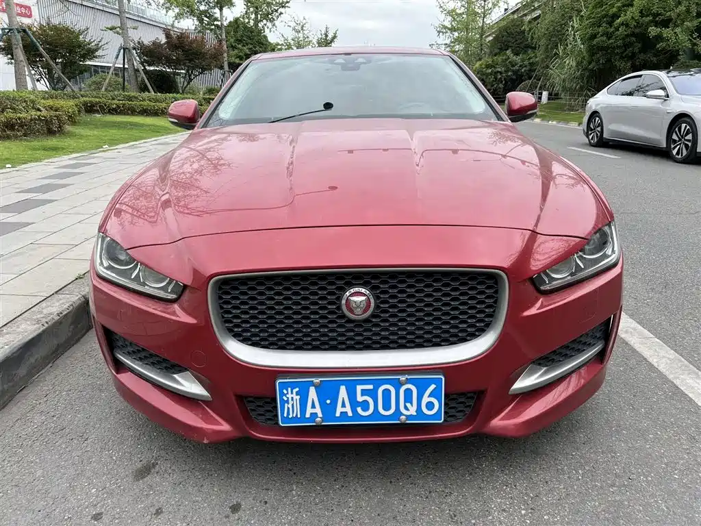 Jaguar XE 2.0 T 200 PS R-Sport