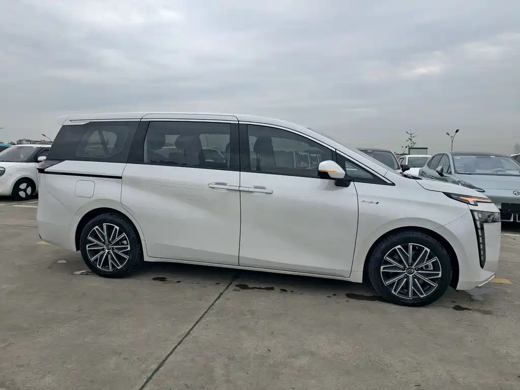 Trumpchi E8 NEV 传祺E8 PHEV 2025款 150 km PRO+