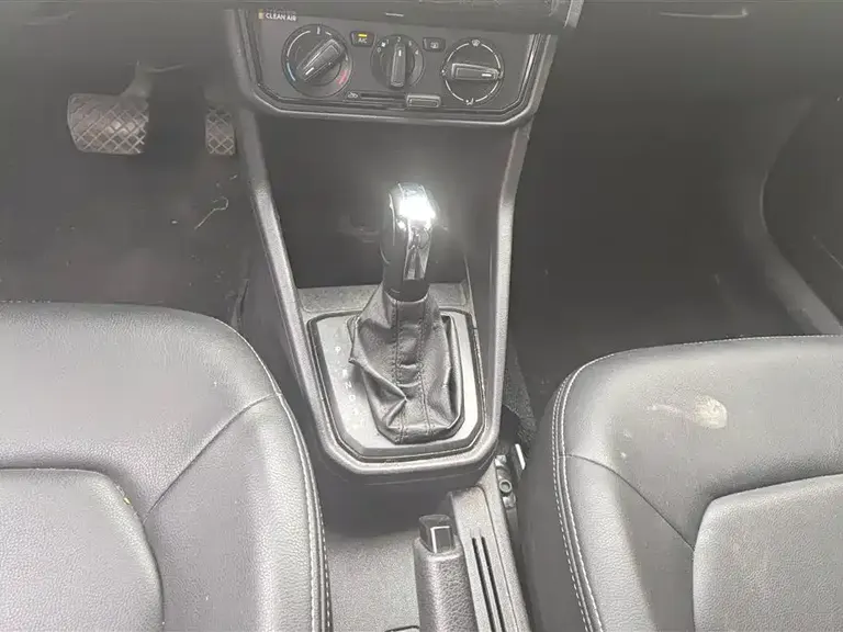 Volkswagen Jetta 1.5 L Auto Fashion
