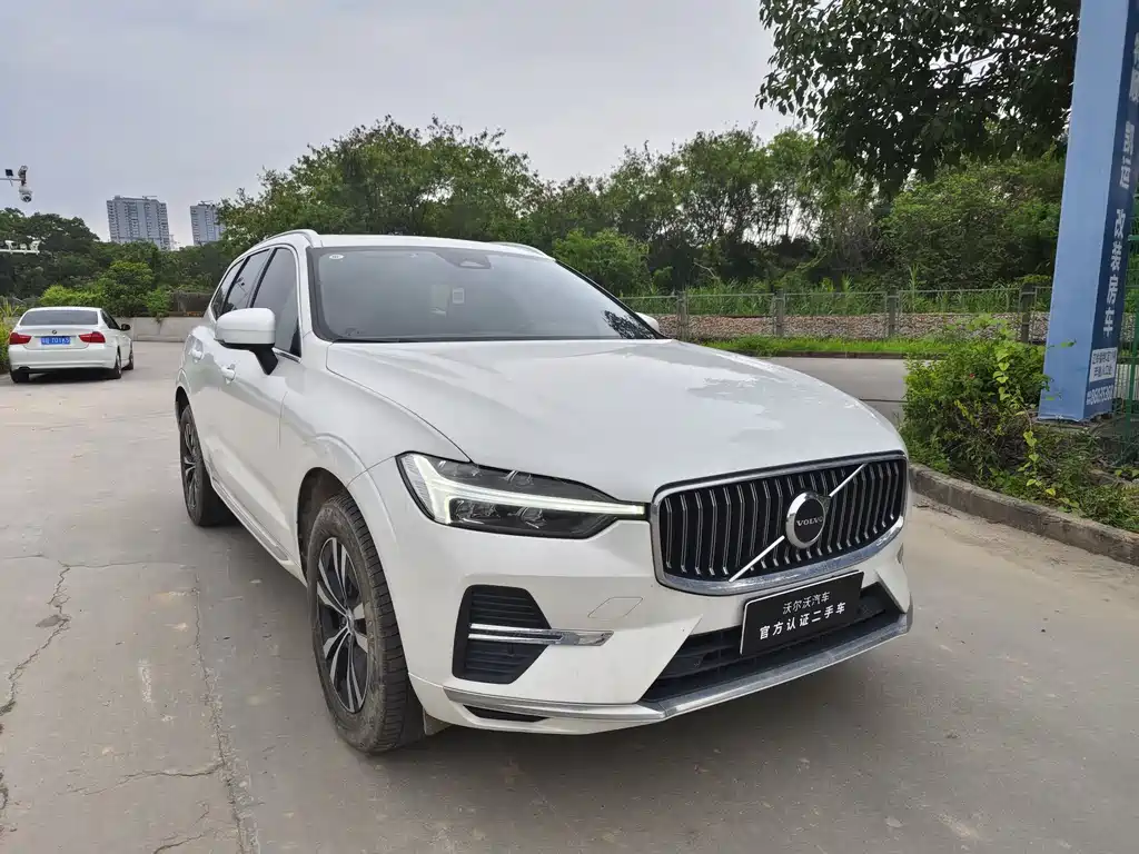 Volvo XC60 B5 4 WD Smart Ease Luxury