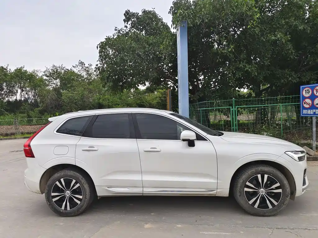 Volvo XC60 B5 4 WD Smart Ease Luxury