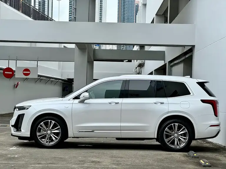 Cadillac XT6 凯迪拉克XT6 2020款 28 T 七座豪华型