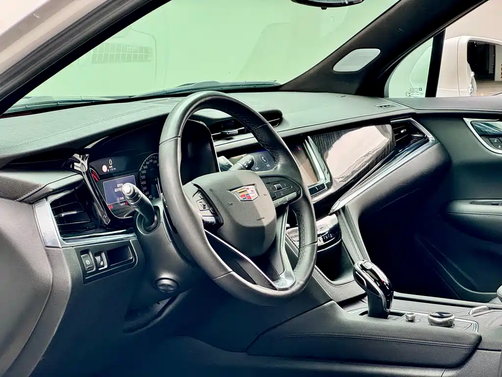 Cadillac XT6 凯迪拉克XT6 2020款 28 T 七座豪华型