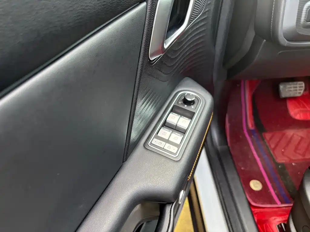BAIC BJ30 北京越野BJ30 2026款 旅行家 1.5 T DCT两驱标准版