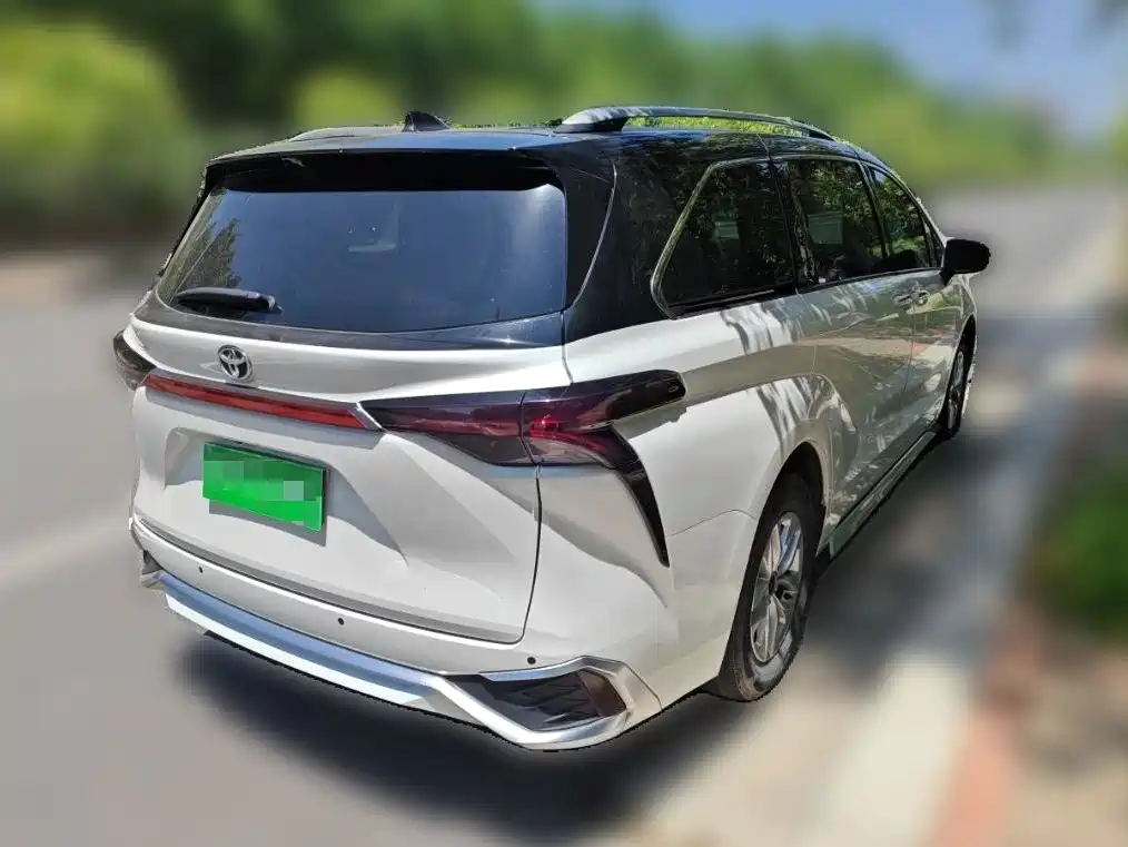 Granvia 2.5 L Hybrid Comfort
