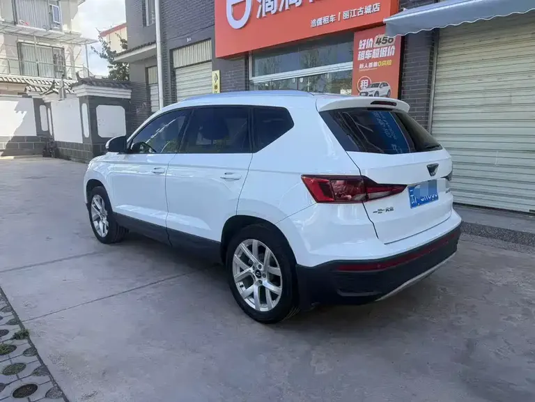 Jetta VS5 280 TSI Auto Progressive
