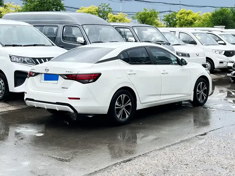 Nissan Sylphy 1.6 L XL CVT Joy